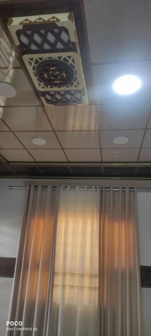 #عروض #مكتب #الثقة # للعقار #
#تجدون #كل #ماهوا #جديد #ومميز #لدى #مكتبنا

🌟 فرصة مميزة لامتلاك بيت أحلامك! 

📍 الموقع: حي التعليم العالي_ التعليم الثانية
                     سند طابو الزهور

📐 المساحة: 175 م² ويمها ارض [125]متر

🏛️ الواجهة: [7] للبيت والأرض اليمها [5]
مجموع الكلي ٣٠٠ متر

🛏️ عدد الغرف: [٤] غرفة نوم 

🚿 عدد الحمامات: [2] حمام/ تواليت عدد[2]

🛋️ تفاصيل إضافية:

▫️ صالة واسعة وهول

▫️ مطبخ

▫️ / كراج / حديقة

▫️ نوع البناء: [حديث وزيرو]

🏗️ عدد الطوابق: [ طابق ونصف]

📶 الخدمات:

✔️ ماء

✔️ كهرباء 

💰 السعر يذكر عنده الاتصال او مرجعة 

       # مكتب # الثقة # للعقار#

🔴نستقبل كافة العروض العقارية في مناطق الموصل 

🔴سكني تجاري زراعي 

📞 للاستفسار اكثر المراسلة على الخاص او الاتصال على الأرقام التالية 
*********** 
***********
