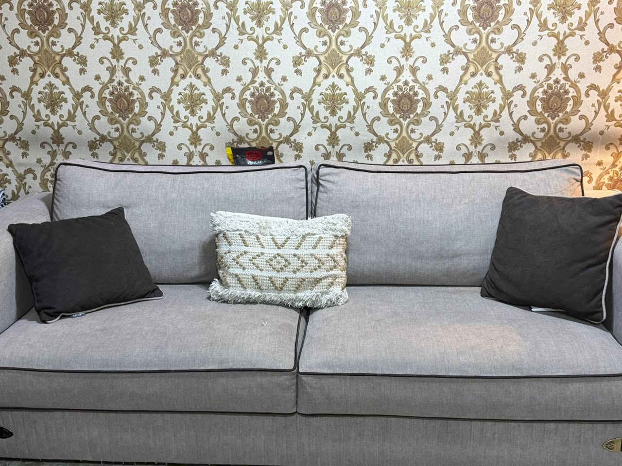 يمعودين عندي هذا التخم للبيع تركي الاصلي  نظيف كلش ماخذته اكثر من مليونين  واريده هسه بـ600الف تشترو لولا 

 لان تعبت من الناس تكسر بالحاجه لو حاجتكم تكسرون بيها ؟ عجيب  😭😂

 المهم مكاني حي القاهره  اللي يريده يجي ويشوفه


**إذا كنت صاحب هذا الإعلان وتريد حذفه لأي سبب، رجاءا أرسل رسالة إلى الدعم الفني**