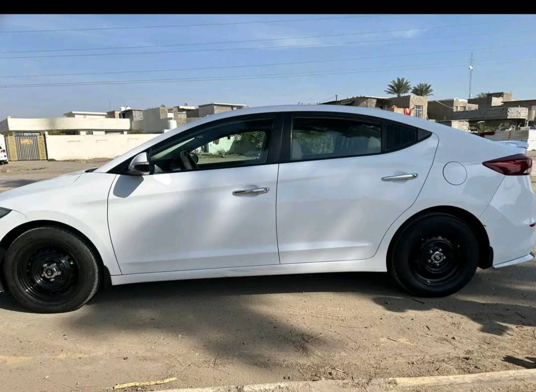 السلام عليكم 2018 سوبر 
كفالة لاصبغ ولابارد

فول عدة بصمة

ويل كب مالتها موجود

ماشية 85

مكاني المحمودية حي السلام 

السعر 165 وبيها مجال 

***********
