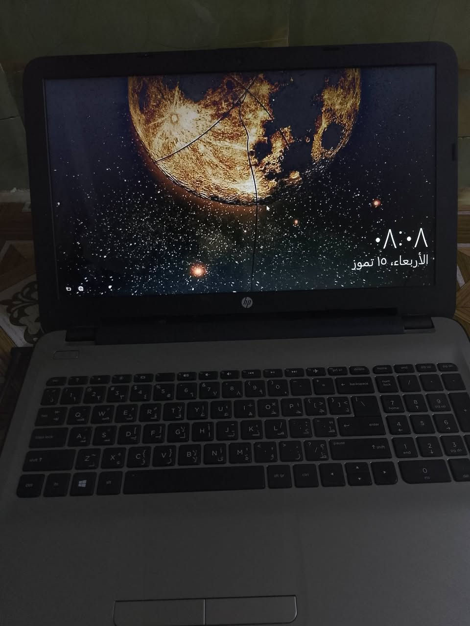 للبيع لابتوب HP بحالة ممتازة واستعمال قليل، الجهاز نظيف جداً ومناسب للعمل المكتبي، الدراسة، والبرامج اليومية.
المواصفات:
المعالج: Intel Core i5-6200U (جيل سادس).
الذاكرة (الرام): 4 جيجابايت.
الهارد: 1 تيرابايت (1000GB) مساحة تخزين كبيرة جداً.
كرت الشاشة: AMD Radeon Graphics.
نظام التشغيل: Windows 10 Pro مفعل.
الحالة: الجهاز بحالة جيدة جداً، مع الشاحن الأصلي، واستعماله كان خفيفاً.
م/ يحتاج تبديل بطارية فقط حالياً يشتغل بس على الكهرباء 
 _ السعر 225 الف بي مجال للبطارية 
للاستفسار  [واتساب ***********].
