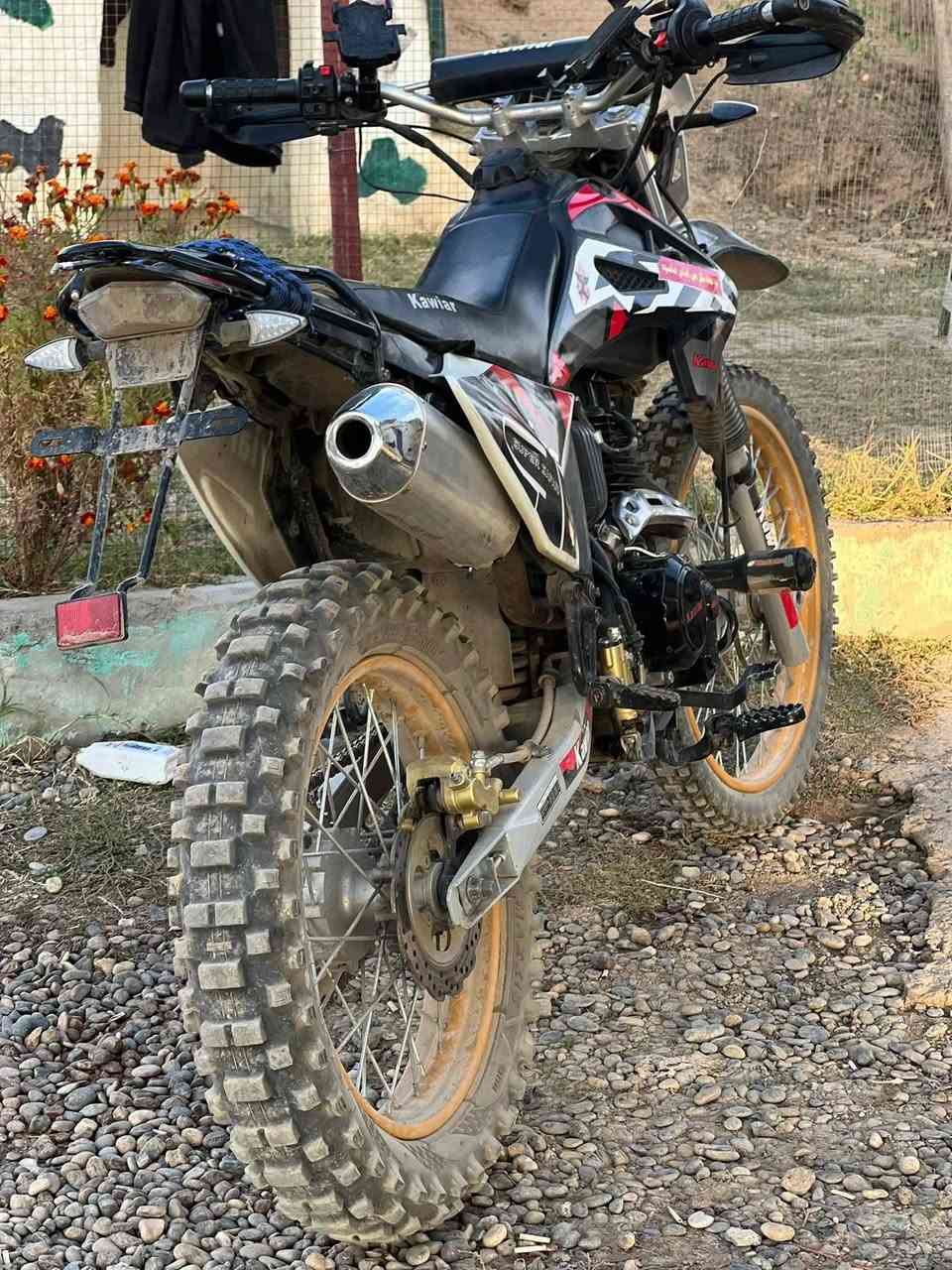 للبيع قفاز موديل (2025 ) حجم المحرك (250) كلو شرط ابلادي مكفول كفاله عامه سعره( مليون 200 )وبي مجال ***********
