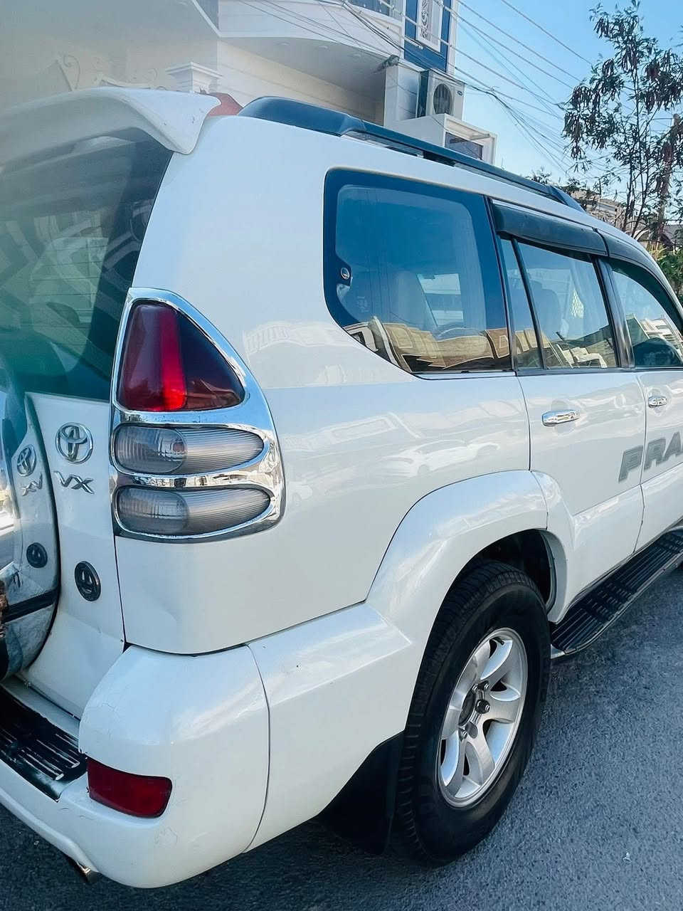 برادو 2007 مكينة 6 سلندر المرغوب تخم تاير حدادية وتبريد وتدفئة خير من الله كير ومكينة كفاله ضربتها وصبغ في الجالمغ الايمن وشوية ربع التكمة صبغ رقم بغداد بسمي دواخل جلد فئة VX سبير تعليك كير اوتوماتيك نضام دفع رباعي مكاني بغداد السعر 135$الرقم ***********
