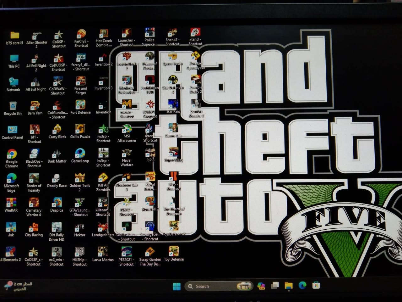 السلام عليكم 
حاسبة دسكتوب تجميع انتل كور 5 جيل الثالث مستعملة نظيفة للبيع 
.....
السعر 170 ألف دينار 
***********
عنوان بغداد زيونة 
البيع بضمان الفحص 
لا يتوفر توصيل 
.....
ملاحظة 
كيس فقط بدون أي ملحقات 
كيس فقط بدون أي ملحقات 
.....
المواصفات 
معالج انتل كور 5 جيل الثالث رقم المعالج 3470
كارد شاشة 4 كيكا جديد AMD RX 550 GDDR5 
هارد.128 كيكا للنظام والبرامج جديد SSD 
هارد 500 كيكا للالعاب والتخزين HDD 
رام 16 كيكا جديد 8+8 تردد 1600 DDR3 
مذربورد جديد جيل الثاني والثالث B75 DDR3 
مشغل اقراص ديفيدي DVD 
......
الحاسبة تعمل على نظام وندوس 11 وتحتوي على أكثر من 70 لعبة طور القصة اوفلاين مع لعبة ببجي موبايل اونلاين 
.....
مع جزيل الشكر لإدارة المجموعة
