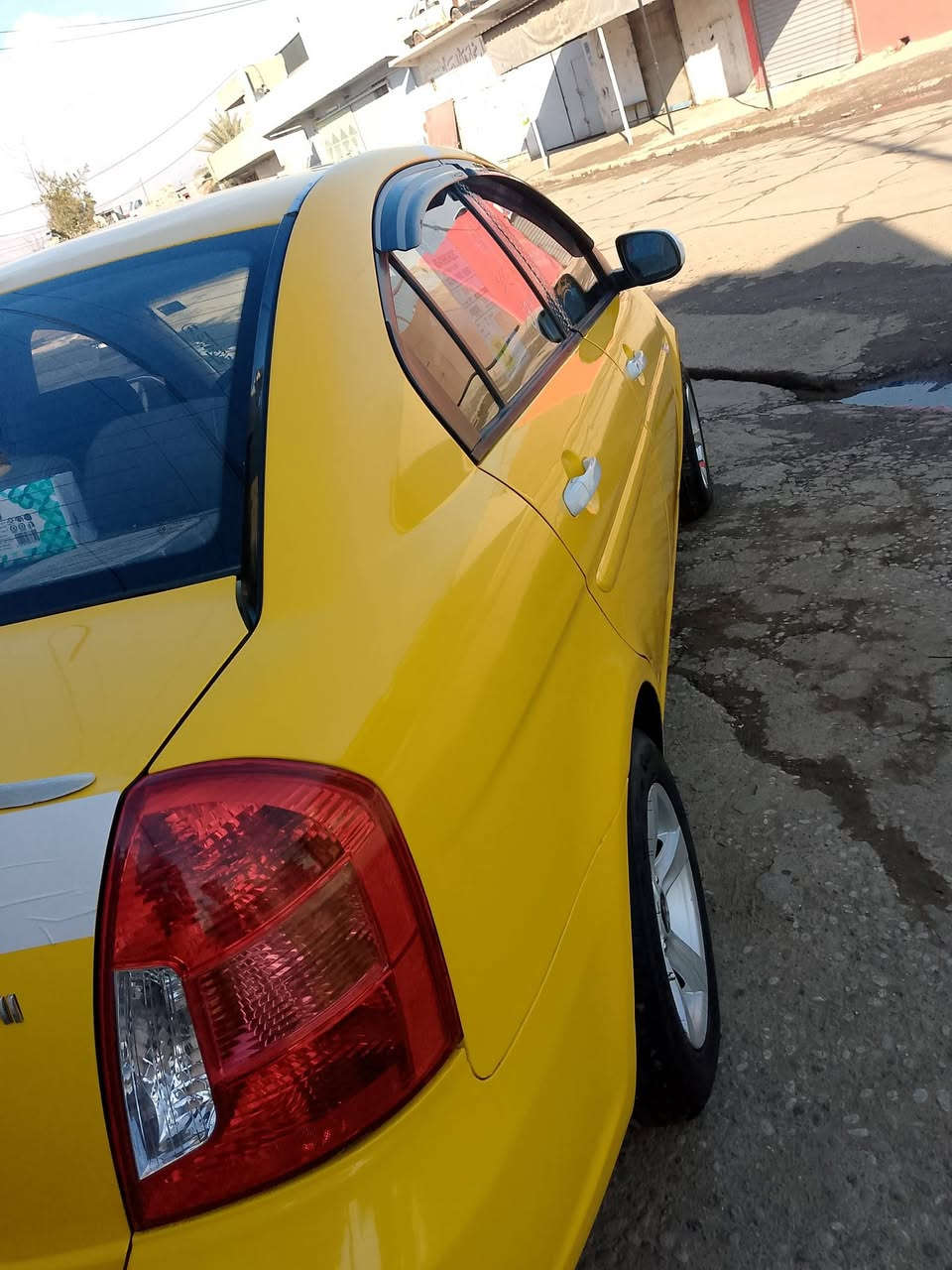 السلام عليكم ورحمة الله 
من رخصت الذمان
اكسن دبدوب 2010فول كير عادي
مكينه 1400ويل كبه مصطر ه
بدون اي ضرار دخل لونين المرغوب ورد كندي 
موصفت فول تحكم استيرن شاشه مركزي ليت زينول مع لد
بدون ضرار رقم نينوئ دول هيه وغرمات صفر صخم امامي وخلفي وطخم تير جديد مكينه وكير شرط السياره صبغ جديد دخل حيل نضيف شباب اني مكلف بل نشر خبار صاحبه *********** كورك ***********اسايه وبخدمتكم تحياتي لجميع
