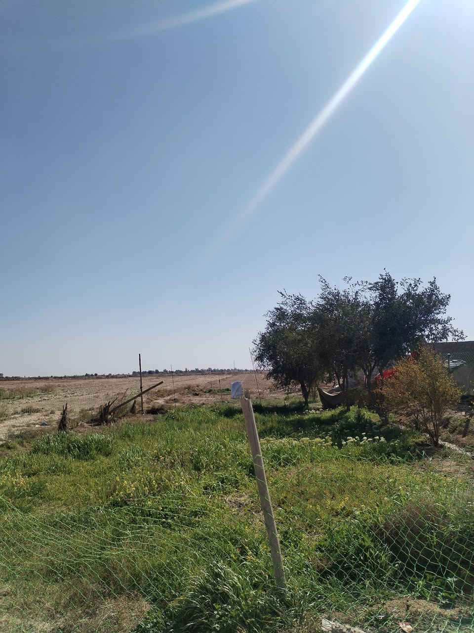 السلام عليكم گاع للبيع 4 دوانم وبيت كامل غرفتين كبار+مطبخ كبير +صاله +براني +صحيات داخليه وخارجيه
 خدمات المتوفرة كهرباء الوطني +سحب +الماء
المكان الديوانية فوگ من عفك اي استفسار هذا الرقم ***********
