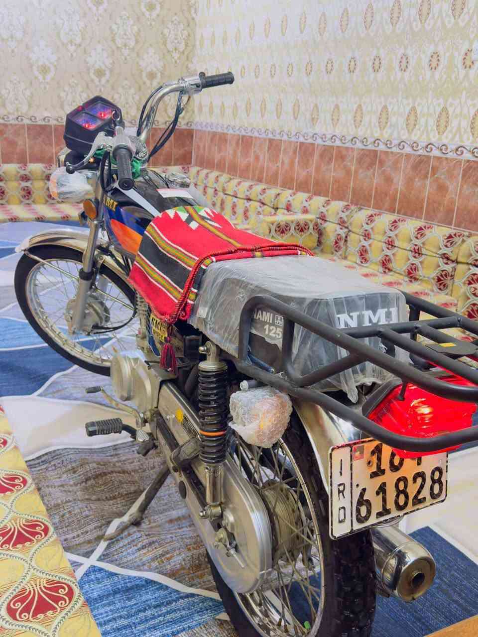 سلام عليكم للبيع رقم وسنويه 
شاصي 17رشه
مكينه24 شلامجه اصلي
غراض25 كله صلي 
سعر خاص
***********
