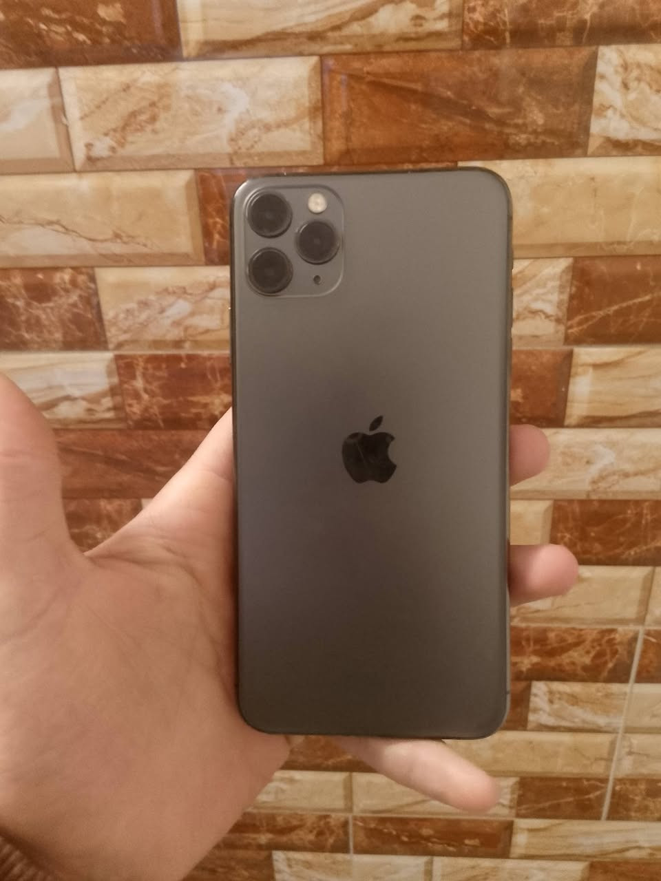 سلام عليكم ايفون 11 برو ماكس جهاز ما مفتوح جهاز على ايدي بطاريه82 جهاز طاح وما اشتغل***********
