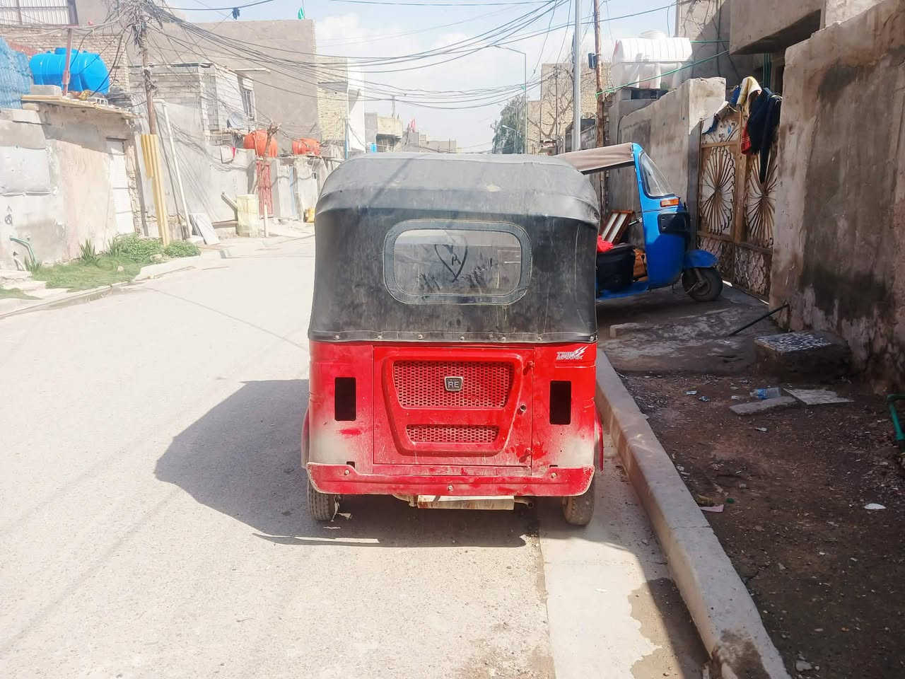 سلام عليكم تكتك البيع21  تكتك حلو بس مهموله سعر ٧ونص وبيهه مجال *********** المكان بغداد الفضليه
