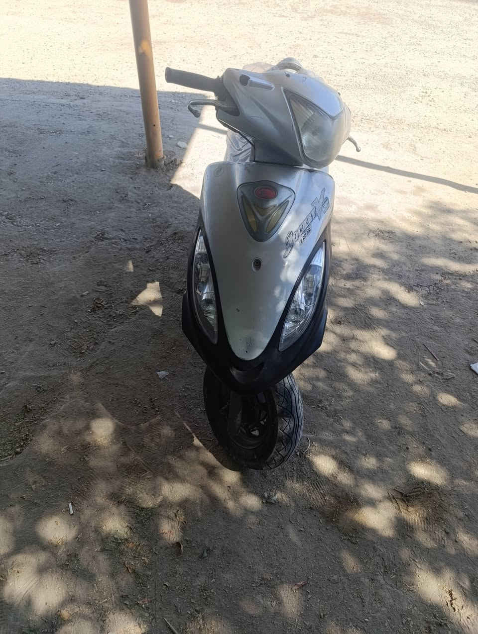 كهربائيات كلها شغالة الدراجة جديدة  بك لايت مكينة تخبل شرط شلعه ونعومه مكاني ناصرية سعرها 700 وبيه مجال واتساب ***********
