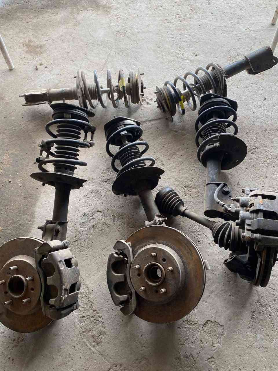 السلام عليكم
فلنجات امامي خلفي قديم 
دبلات امامي ٣٥٠٠ و ٣٦٠٠
لوي امامي ٣٥٠٠ و ٣٦٠٠
قواعد دبل امامي 
درايم ٣٥٠٠ يمنه ويسرة متوفر جديد و كصه 
توصيل كل المحافظات وشرط الضمان 
***********
***********
ت
