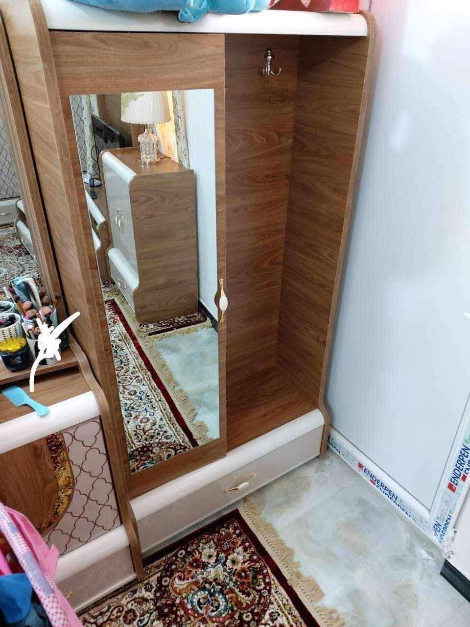 غرفة نوم ١١ قطعة كبيرة جداً وثقيلة ماليزي مو تركي اريد ابيعها بسبب ضيق المكان وعدد قطعها هواية ماعندي مجال السعر مليون و١٠٠ وبيها مجال والله تحفة واخشابها صار قليل بهالوقت كله خفيف بسكت بسرعه ينكسر


**إذا كنت صاحب هذا الإعلان وتريد حذفه لأي سبب، رجاءا أرسل رسالة إلى الدعم الفني**