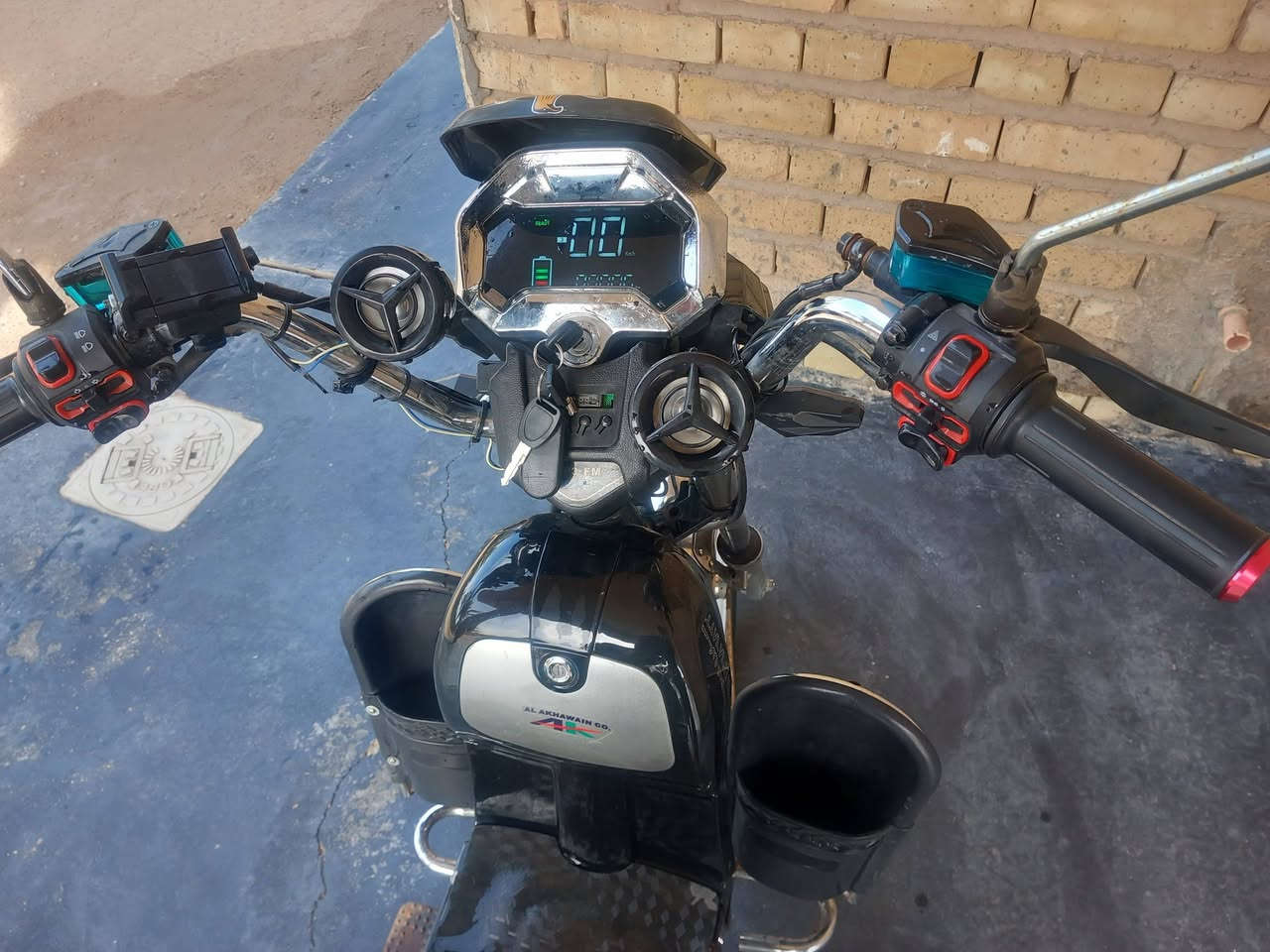 السلام عليكم موطور هارلي للبيع خمس بطاريات جدد صارلي شهر من شادهن كهربائيات شغالة بصمتين سعر 525 و بي مجال مكان الفلوجة كرمة لاتصال على رقم ***********
