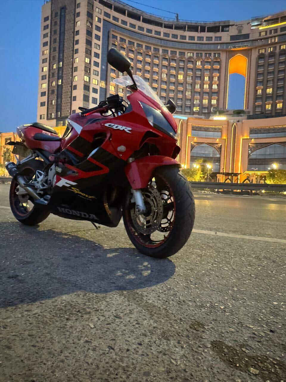 اسلام عليكم ام فوراي للبيع رقم وسنويه مكان بغداد مكفوله كفاله عامه   ال شراي يتصل  ***********  خاص ما موجود 💗💗  لعابه مو دراجه 🙆
