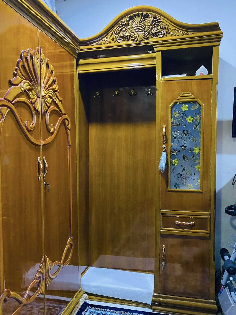 غرفة نوم مستعمله سعرها مليون ونص و بيها مجال،العنوان النجف حي ميسان ***********
