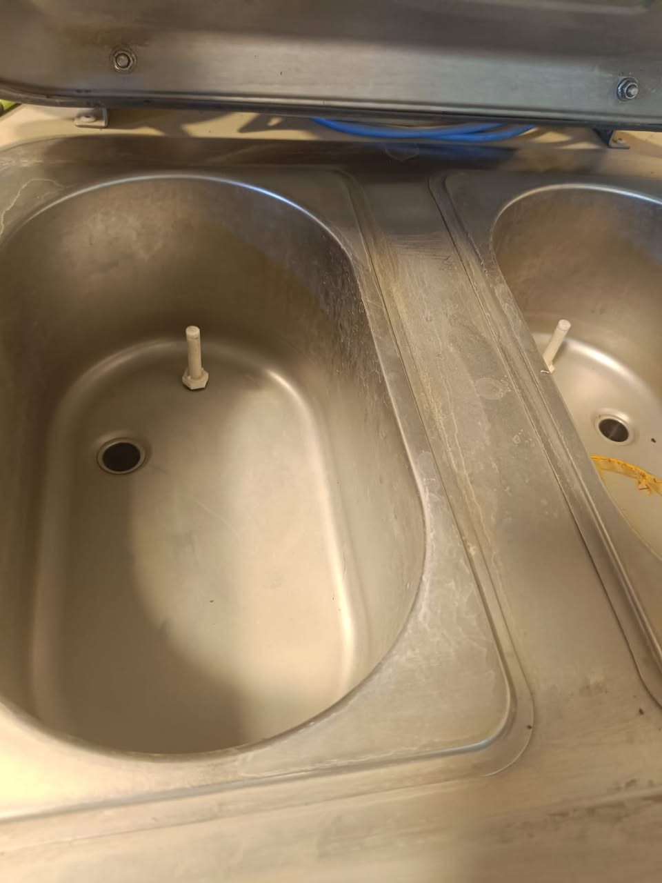 السلام عليكم
مكينه موطه للبيع

مكينه جديده ممستعمله هواي وشرط الفحط

السعر خاص او واتساب ***********
