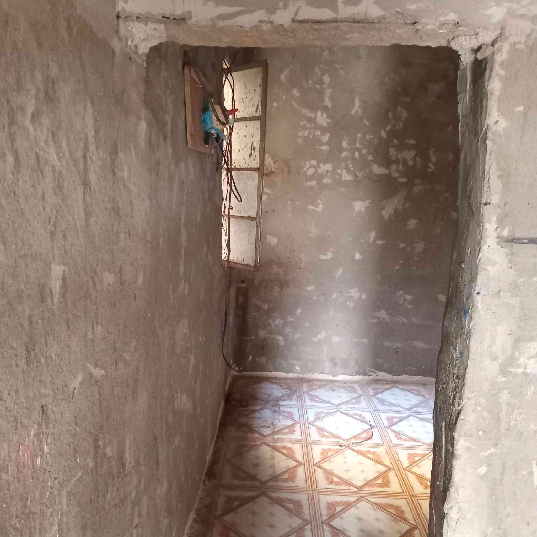 السلام عليكم بيت للبيع في حي الحكيم الثانيه عبور الحولي مقابيل الكشاوي تبعد عن الشارع ميت متر السعر 17
***********
