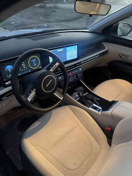 السلام عليكم 
بيع مستعجل توسان 2025 ويل ١٨ للبيع زيروووو  ماشيه 3 الف مكفوله رقم بغداد الدولي باسمي مداور ثاني يوم 
معروضه 235 وبيها مجال بسيط 
للاستفسار التواصل ع الرقم 
***********
