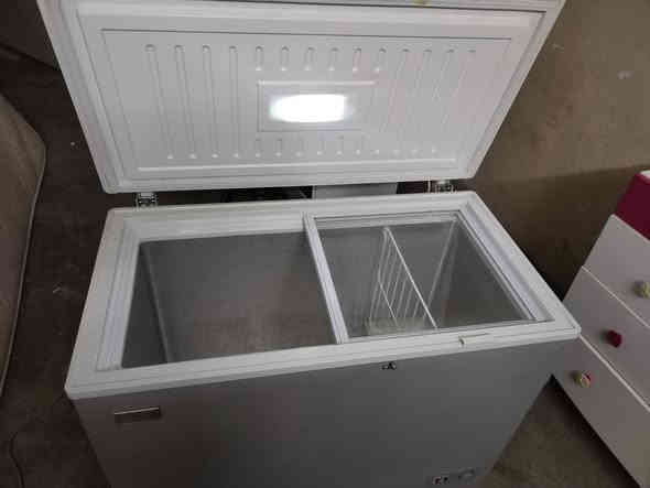 مجمدة بعدها جديدة للبيع *********** ***********
