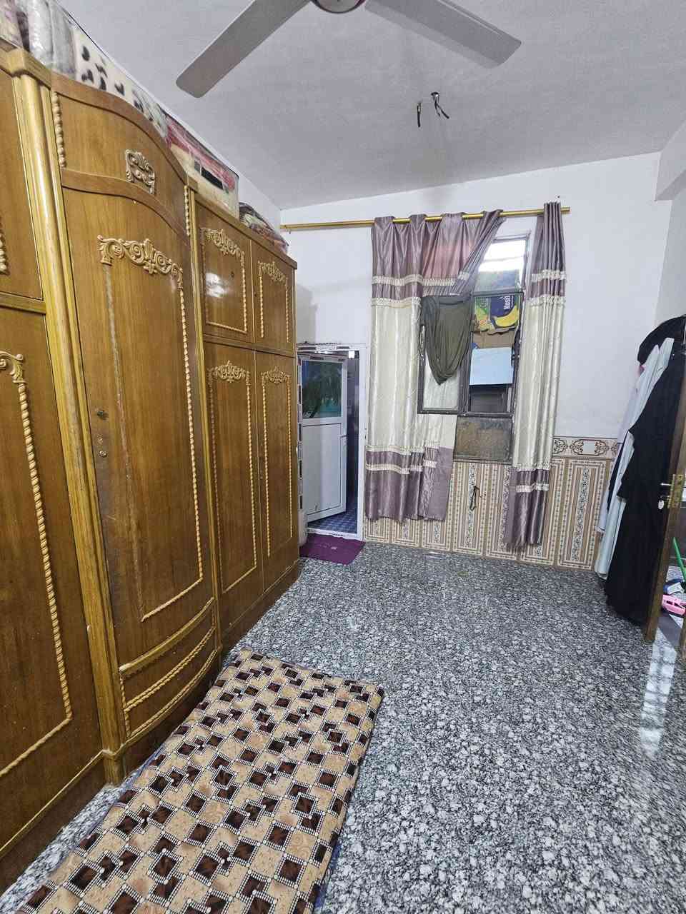 السلام عليكم بيت للبيع 100 متر  ركن مربع طابقين ثاني ركن عن شارع 40 المكان الساهرون القطاع 24 البيت متكون من 4 غرف نوم البيت جديد سراميك ومرمر درجه اولى الارضيه كرانيت الاستقبال مرمر الطابق الثاني بورسلين البيت بي 5 حمامات حمامين سويت داخل الغرف الحي  ماء مجاري كهرباء كله كامل قرب مجمع  ديار الكلمه الطيبه
الاستفسار الاتصال على هذه الرقم *********** 
السلام عليكم بيت للبيع 100 متر  ركن مربع طابقين ثاني ركن عن شارع 40 المكان الساهرون القطاع 24 البيت متكون من 4 غرف نوم البيت جديد سراميك ومرمر درجه اولى الارضيه كرانيت الاستقبال مرمر الطابق الثاني بورسلين البيت بي 5 حمامات حمامين سويت داخل الغرف الحي  ماء مجاري كهرباء كله كامل قرب مجمع  ديار الكلمه الطيبه كربلاء
