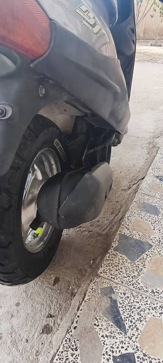 السلام عليكم دراجة بيجي للبيع السعر 300 وبيهة مجال مكاني كوت حي الحكيم رقمي ***********
