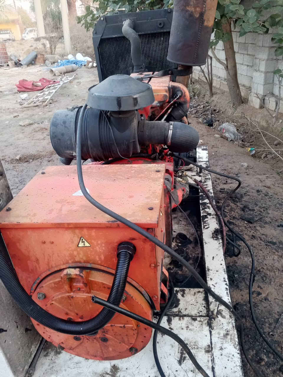 للبيع مولد بيركز انكليزي 4بستم توليد 50كيفي طبك بلادي شرط لاصرف ولا بخار  تشغيل أوتو المكان  ***********
