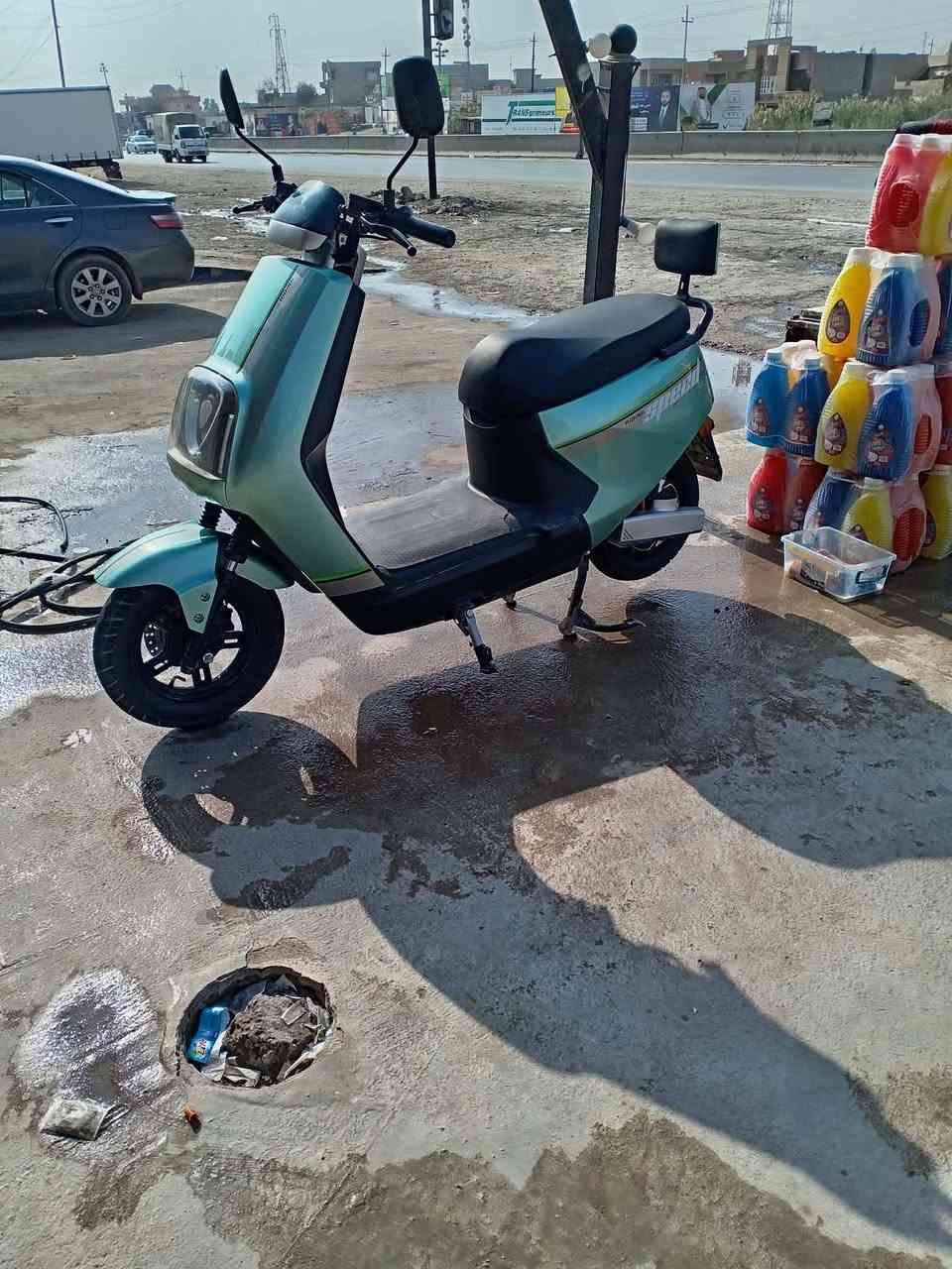 السلام عليكم
ماطول شحن للبيع نوعية ممتازة 6 بطاريات سرعة الصحيحي 85  نظيفه ما بيه اي عطل 4نمر  مواصفاته معروفة 
السعر 550 بيه مجال الطيبين 
عنوان الاول حي الملايين الثانية
عنوان الثاني حي البكر
رقم الموبايل ***********
