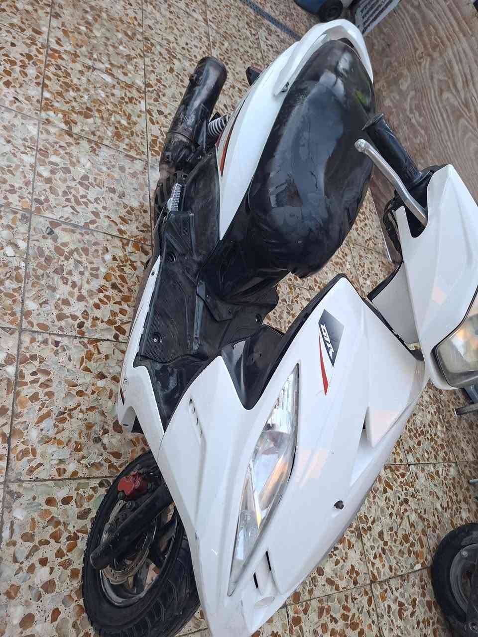 السلام عليكم دراجة جي تي ار للبيع محرك ناعم شلعة ومعدل سلف وهندر تشتغل نقصه شاشة وقفل جنط السعر ٥٥٠وبيه مجال بصيط مكان الحرية رقمي ***********,
