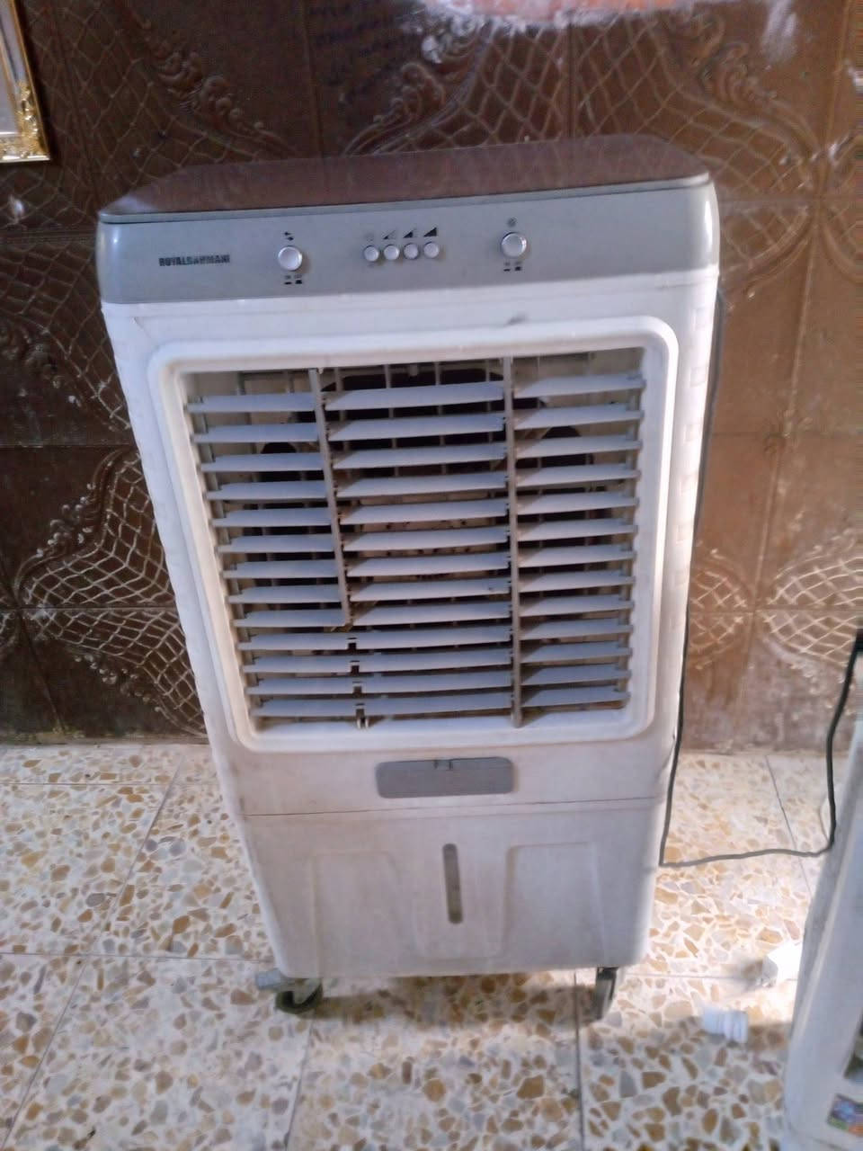 نظيفه ٣سرعات هواها بارد ١٥٠اكو مجال الغدير مبايل ***********
