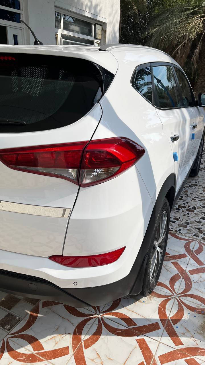 سلام عليكم ورحمة الله وبركاته 
توسان كوري خليجي 2017 
رقم بغداد الجديد بااسمي 
ماشية 128 الف 
السيارة مكفولة من الضربة والصبغ والتبديل والبارد والتكحيل (فقط المحرك مجفت صارله 3 أشهر) 
مكان السيارة واسط 
السعر 178 وبيه مجال 
***********
