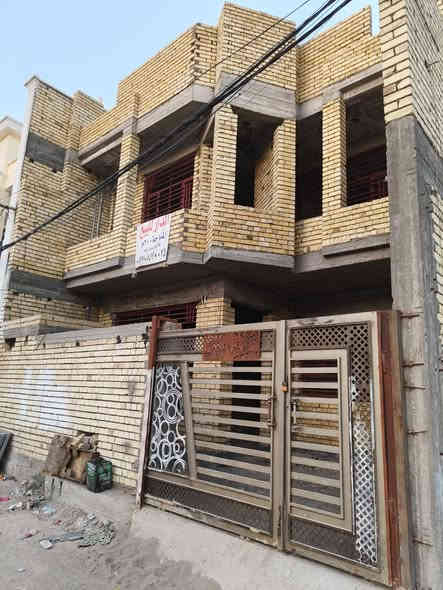 السلام عليكم الدار للبيع هيكل مساحة 200
وجهة 10 نزال 20 
بناء درجة اولى فول
عنوان الشعلة قرب شارع 60 
بصفحت الدوانم الغربي 
زراعي وبسمي سند 25 
الاستفسار اتصل وبلخدمة 
 *********** وساب موجود 
ملاحضة لحد يراسلني خاص مموجود اعتذر 
مكلف بلنشر تحياتي للجميع
