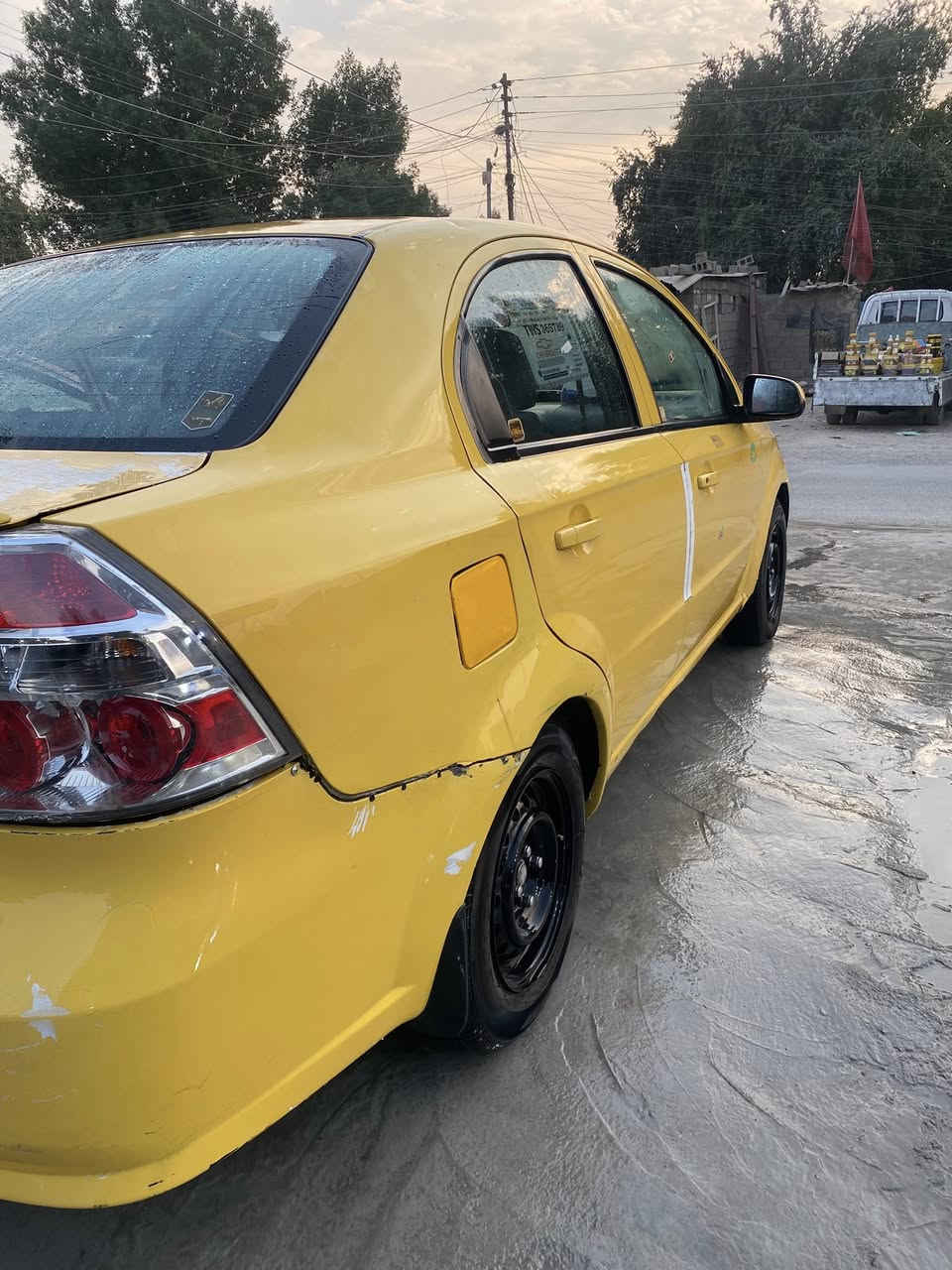 السلام عليكم
افيو امريكي بلاد اصفر 2011
كير ومكينة خير من الله 
تبريد ثلج 
صدر وحدادية  75%
تخم تاير جديد
مابيها نواقص 
مكانها بغداد الزعفرانية 
***********
السعر 55$
