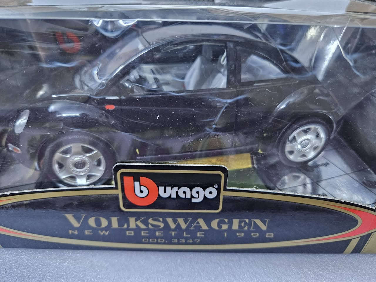 السلام عليكم
مصغر بوراغو Bburago تمثل سيارة فو لكس فاغن بيتل موديل التسعينيات Volkswagen New Beetle موديل 1998 بمقياس 1/18
اللون الأسود 
صناعة ايطاليه ..
السعر ٦٥ الف 
التوصيل ٥ الاف
.


**إذا كنت صاحب هذا الإعلان وتريد حذفه لأي سبب، رجاءا أرسل رسالة إلى الدعم الفني**