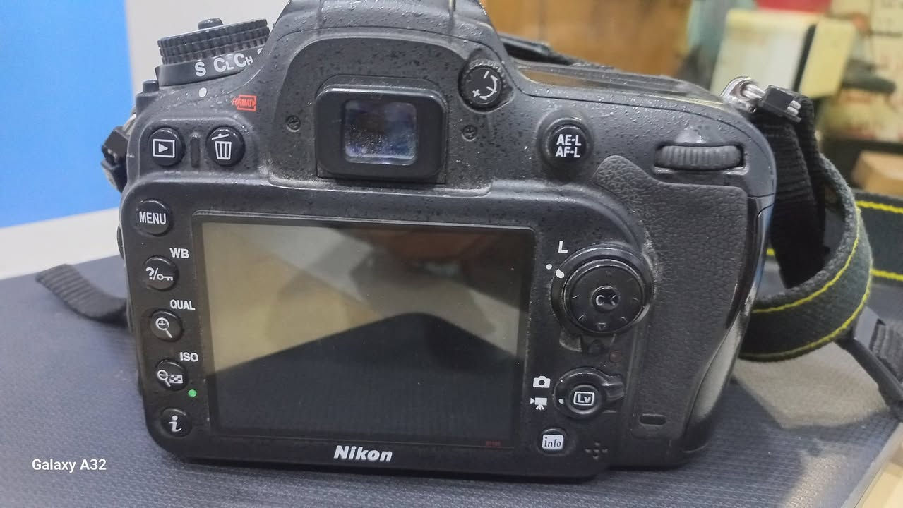 كامرة نيكون ٧١٠٠ شتر ٣٨ كي جنطة ورام وشاحنه وبطارية عدسة ١٨-١٤٠  بسعر ٤٠٠ الف  بي مجال قليل متوفر توصيل


**إذا كنت صاحب هذا الإعلان وتريد حذفه لأي سبب، رجاءا أرسل رسالة إلى الدعم الفني**