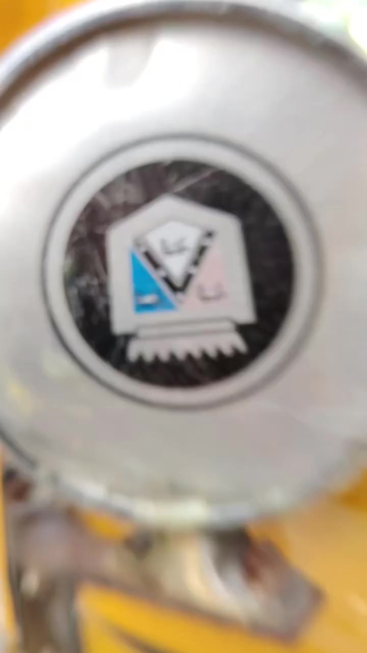 السلام عليكم تكتك ٢٠ شهر ١٢ تكتك كمله وحلوه بيه تعمير بل دوس وشويه يم بكليت الخلفي تكتك كمله كبل الشارع مكينه وكير واحد عله واحد تحويل ٢ يوم مكان بغداد حي اور السعر ٧ ملاين وبيه مجال التوصل عله هذه الرقم ***********
