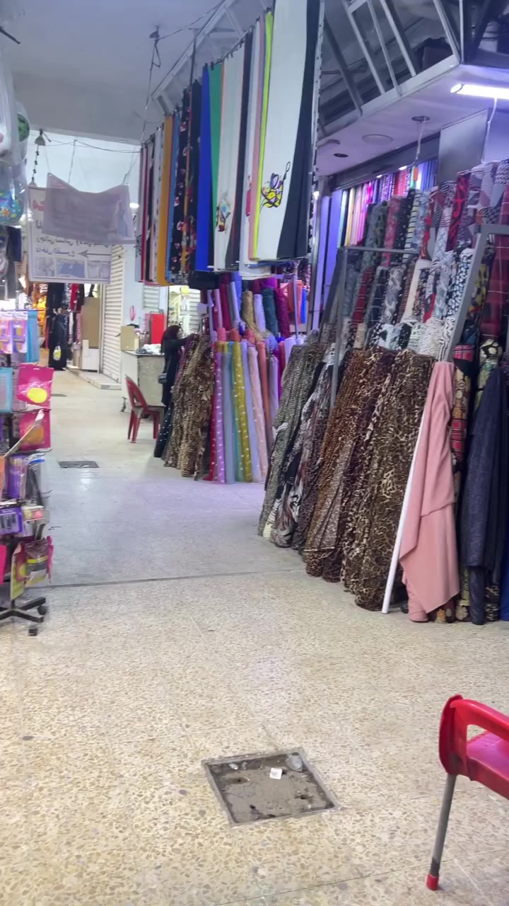 سلام عليكم محل للبيع سوك حي النصر قرب أم أحمد الخياطة محل جاهز وسعر مناسب للاستفسار ***********
