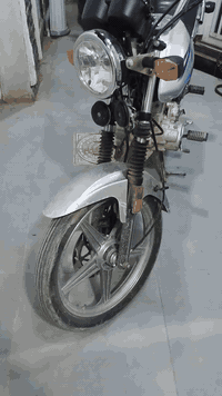 سلام عليكم دراجه دايوان عضم  موديل 20 وراق صولي دراجه مال جناي نضيفه انضف من صور  نكره سلف كهرباياته كله شغاله  سعر واحد و 50 ألف مكاني كربلاء ***********
