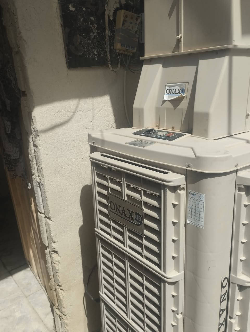 السلام عليكم مبرده دكت حجم كبير البيع سبب البيع اتريد مساحه كبيره مبرده نضيفه كلش الي عنده موكب مولد صاله جبيره ياخذه شغاله عل فحص ***********التصال ع الرقم السعر 250بيه مجال
