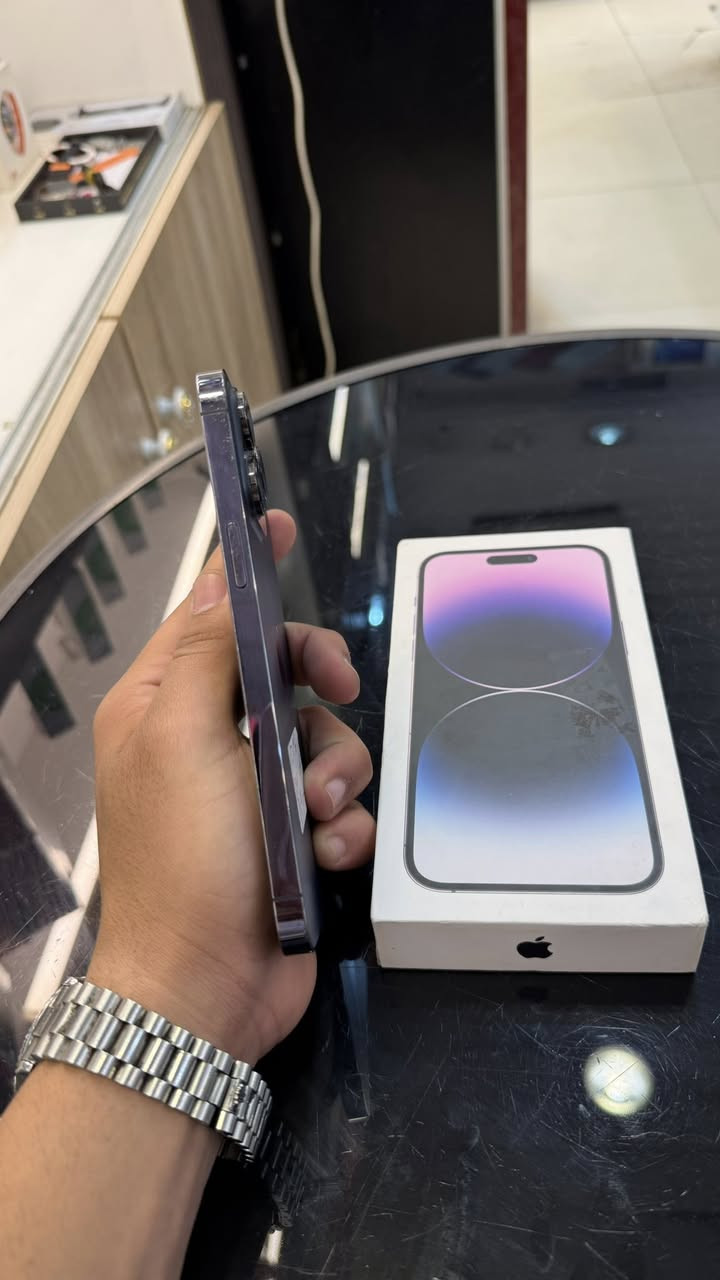 سلام عليكم 14 برو ماكس ذاكره 256 بطاريه 86 جهاز فوللل دبل سيم كارت شخط واحد ما بي ‏ ويا كرتونة  سعره 850 عنوان سيديه ***********
