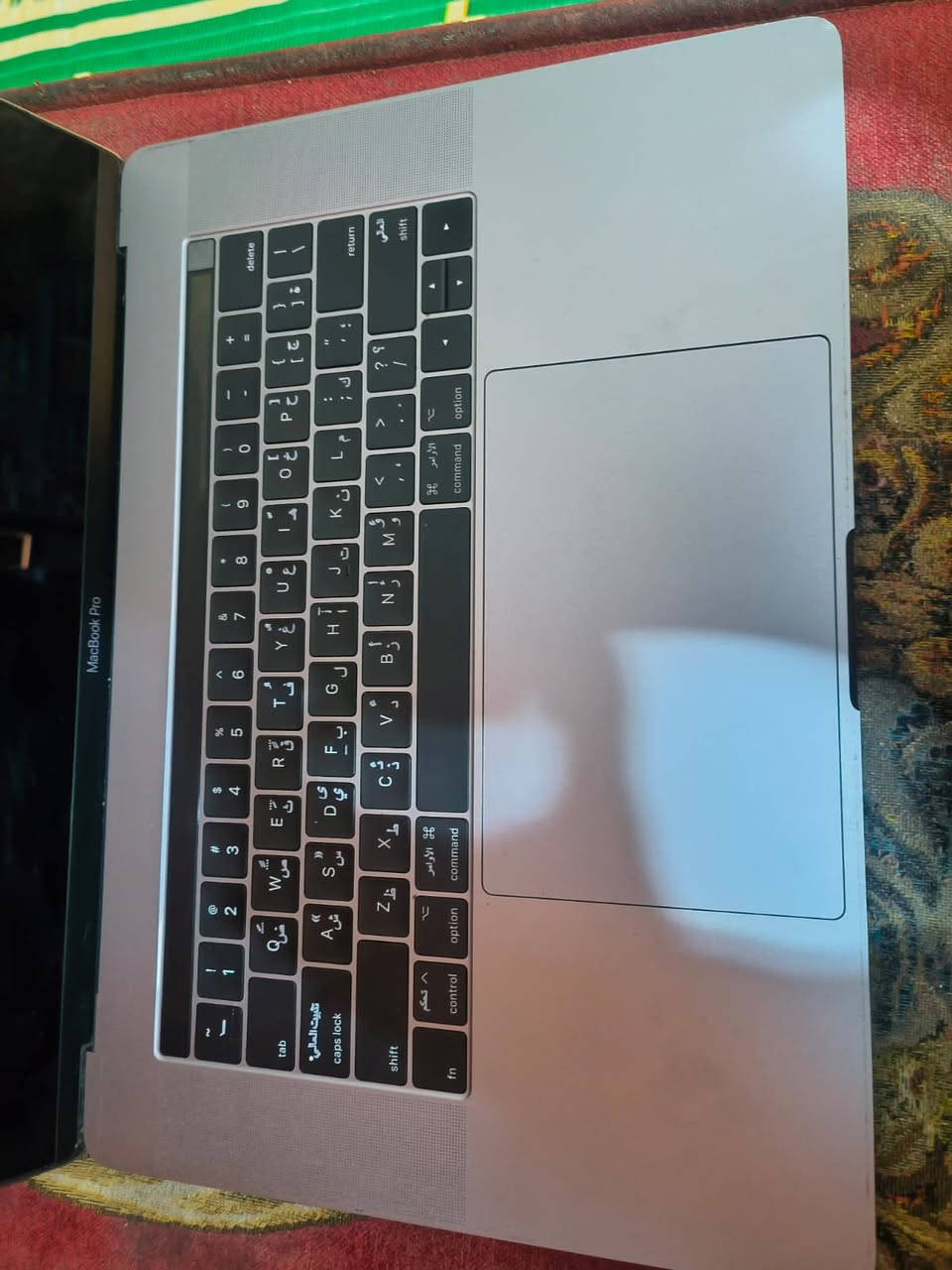 ماك بوك برو نضيف كامل كور i7 رامات 16 حجم شاشه 15 انج بوينت 6 دبل تو كارت شاشة لوك كلشي يشغل بطاريته تدوم 11 ساعه للتواصل خاص أو على هاذ رقم بي واتساب ***********
