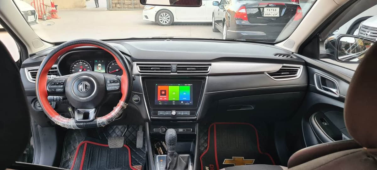 ئێم جی 2022 زەمان
ڕەنگ ڕەش و ناو ڕەش
ڕەقەم سلێمانی 
مواسەفات کەمفۆرت 
60 هەزار ڕۆشتووە
 بصمه
شاشە 
دوو کۆنتڕۆڵ 
حاسە
 چواردەوری جام نیکل 
هەر چوار جام دژەخۆر
کامل سێرفزی شەریکە 
پاتری و تایەی تازەی کۆری بۆ بەستراوە 
هیچی پێوە نیە تەنانەت دەعامیش .
٢ ساڵ زەمانی تیاماوە
ژمارەی خاوەنەکەی 
*********** السليمانية, العراق
