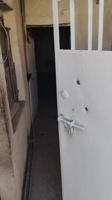 السلام عليكم مشتمل للايجار مساحه ٦٥ متر طابقين *********** اربع غرف معزول مع سطح
الموقع حي العامل محله ٨٠١ قرب مدرسه قتيبه 
التواصل ع الرقم تكتب الرقم
للعلم اني صاحب البيت مو دلال التواصل معي مباشره عبر الرقم اعلاه
