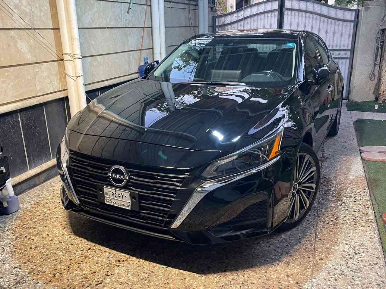 للبيع او مراوس التيما 2023 SL+ رقم بغداد بسمي اول مالك للسياره
فولل للاخير اعلى فئه 
فتحه-بصمه-شاشه كبيره-كامرات 360°-رادارات امامي خلفي جانبي-توقف ذاتي امامي خلفي-قياده ذاتيه pro pilot- تدفئه كشنات-تدفئه ستيرن-سماعات BOSE- هندبريك بصمه-اوتو هولد-كشنات كهرباء-شاحن لاسلكي-تبريد قطعتين-تشغيل عن بعد-ويل 19-دوسه ترحيب ALTIMA  ضوئيه-كشنات جلد

السياره حادثهه جاملغ وحافه البنيد يعني مو بجم حته الراديترات بلاديه 
وطخطخات بصفحه السايق وصابغين الصفحه والجاملغ الخلفي جهه عكس السايق بي طخه صغيره وصابغي بالامارات وصور الحادث بالمنشور 
السعر:١٤٨ وبي مجال بسيط للشراي 
مكاني:بغداد-اليرموك
***********
