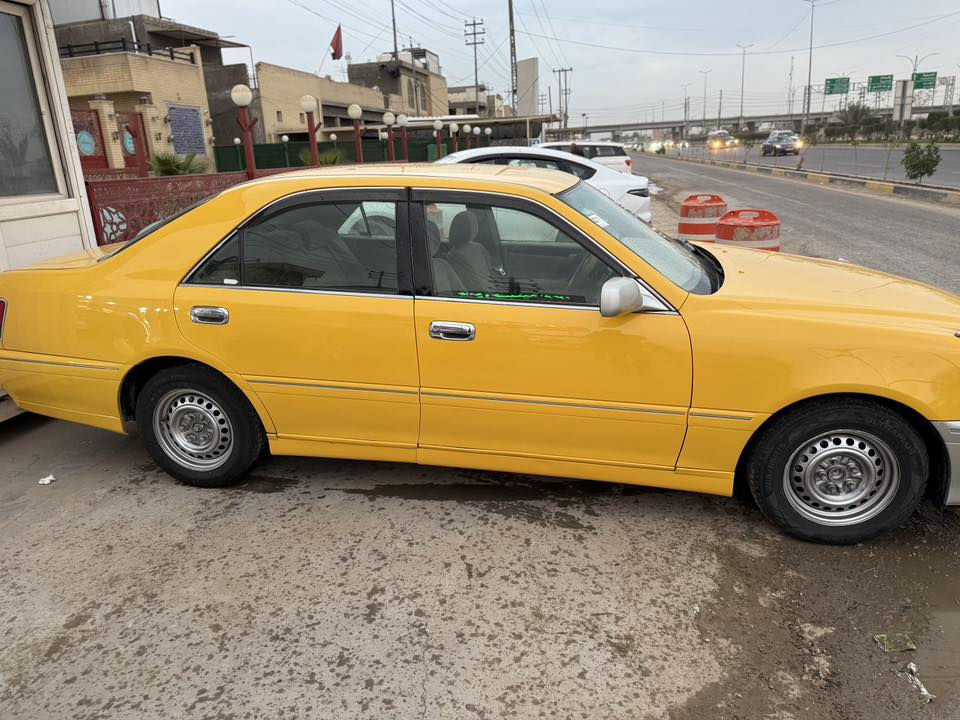 السلام عليكم حبايب
سياره ملكه موديل 2002
رقم بصره الماني سنويه بعدهي منافذه 
دكانين وبرده خلفيه 
وكشنات كهربائيه 
خير من الله سياره 
مكفوله من الكص ونقل جثه 

مكينه ففتي هيه وكيرها مكفولات 
صدر وحداديتها 100%
السعر 105 وبيها مجال 
مكاني واسط الصويره
***********
