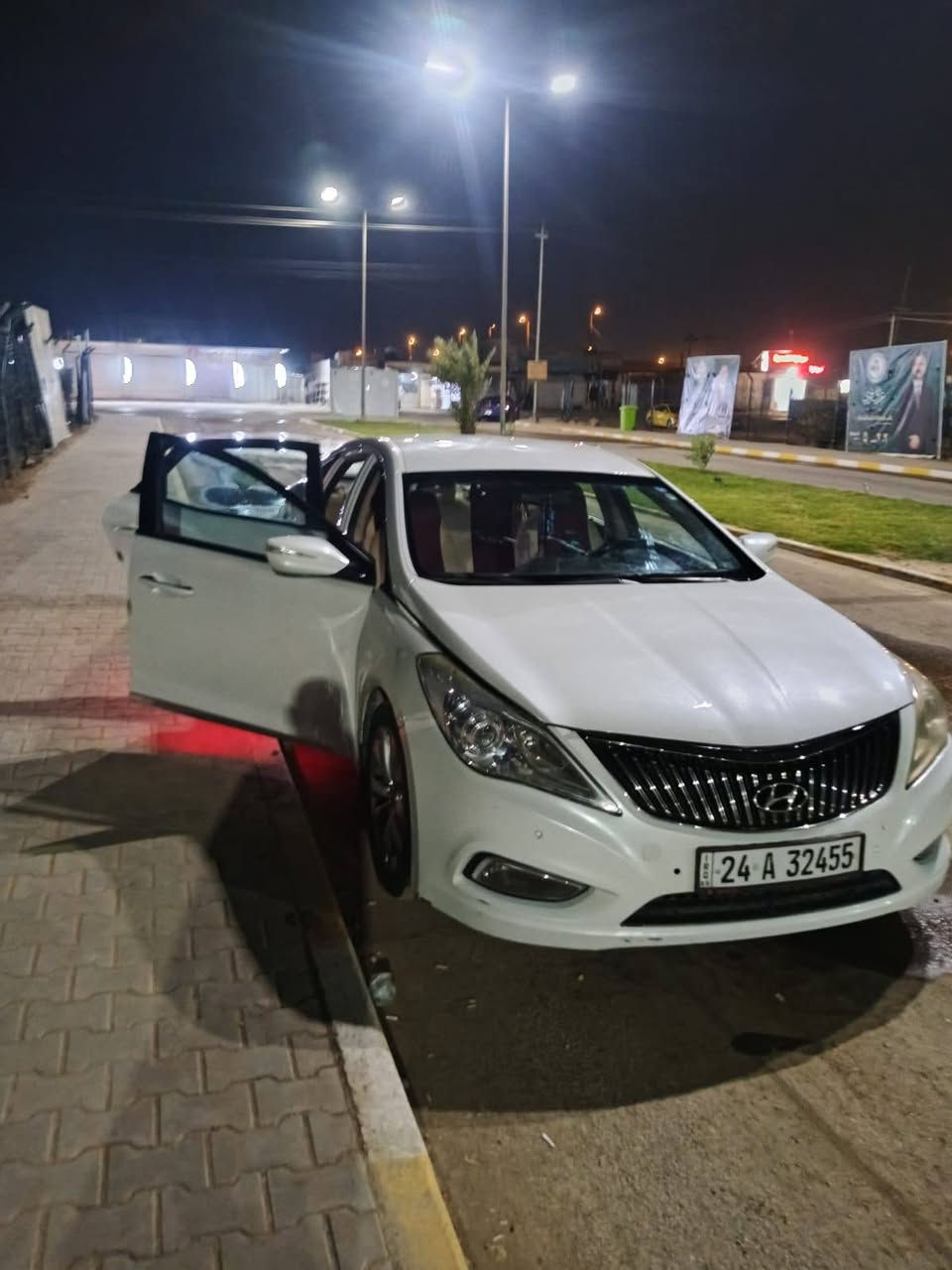 السلام عليكم 
هونداي   ازيرا   2014
مكفوله كفاله عامه بس بارد فقط 
مكينه كير مكفول 
وارد خليجي 
6v 3300  حجم المحرك 
المكان الديوانية للاستفسار  ***********
السعر 130 وبيه مجال 
مكلف بل نشر
