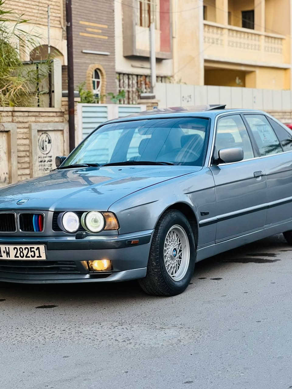 السلام عليكم للبيع بي ام موديل 1992 محرك مسكر كير 

توماتيك شرط صدر امامي خلفي جديد تخم تاير جديد صبغ 

عام جماليه بدون حادث رقم بغداد  مشروع وطني باسمي 

السياره ايمت تريد وين احولك   سنويه الغايه 2028 هزه جديد  

كابون بانزين بيها تبريد ثلج  تدفئه نار  فتحه بجم عريض 

جام اربعه كهرباء  السعر 68 مكاني الموصل ***********
