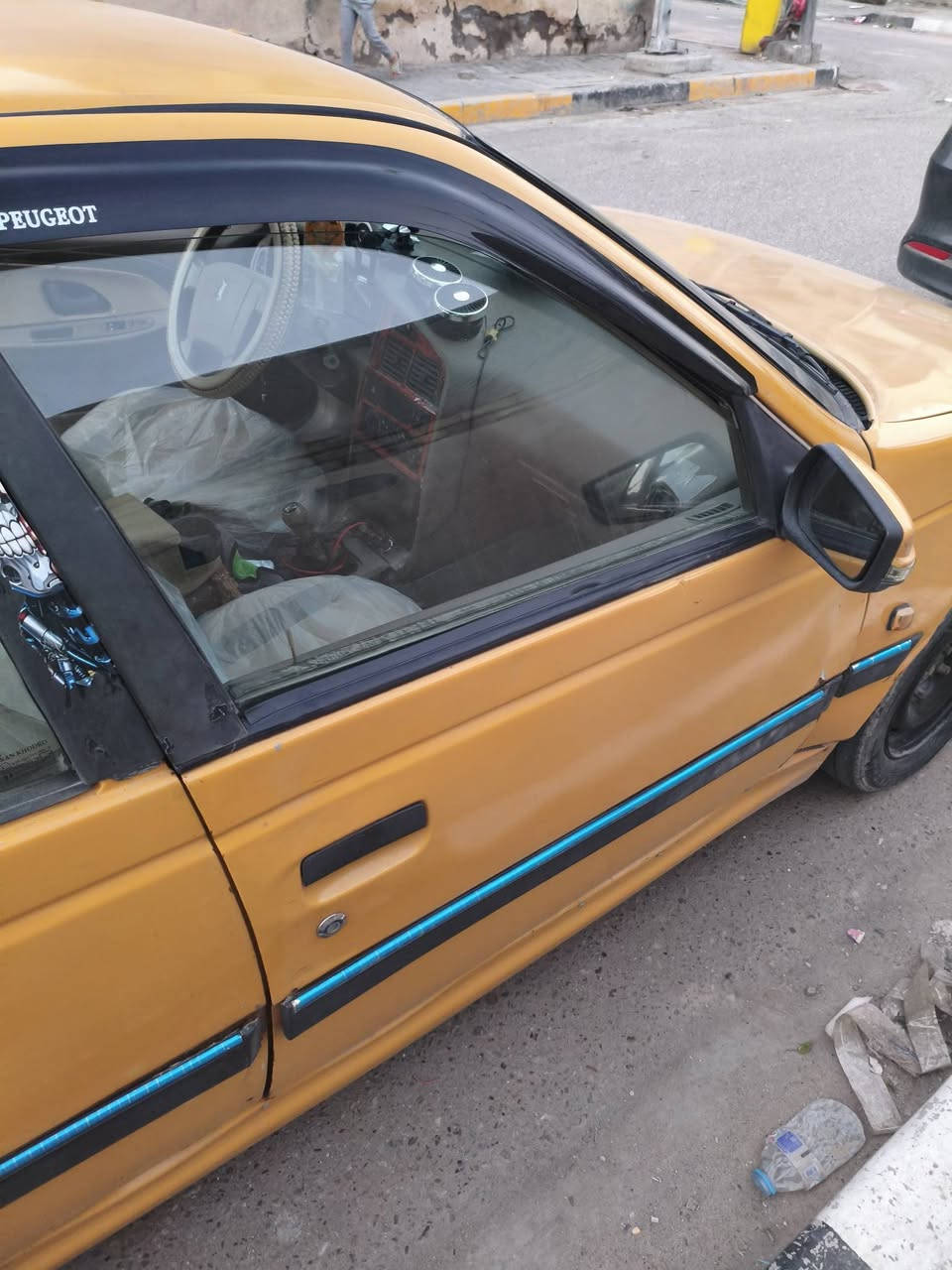 بيجو اكد موديل 16مصفره هيئه محرك كير تمام حداديه ونص شاشه كهربيات تمام ونص سعره 28 لاتصال على رقم ***********
