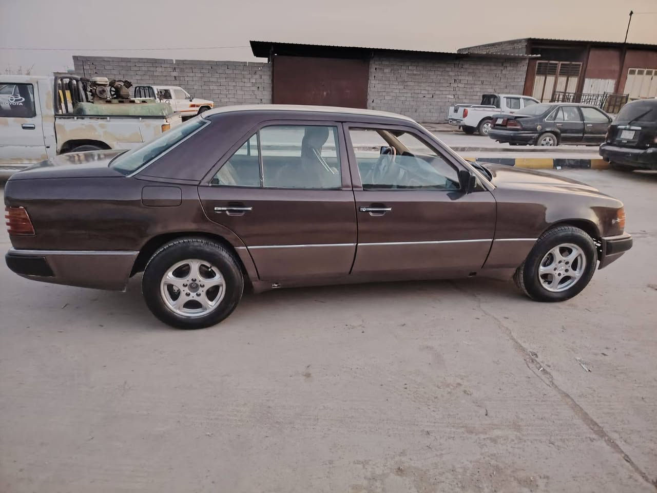 مارسدس للبيع موديل) (93)( كير مكينه جاهزه قواعد دبل مكفوله صبغ عام مابيه اي حادث اثر جراد صبغته العنوان ذي قار الرفاعي السعر )40)( بيه مجال حك الجيه السياره تحويل مباشر مكينه بطه )***********》*********** السياره جاهزه رقم بغداد تحويل ثاني يوم
