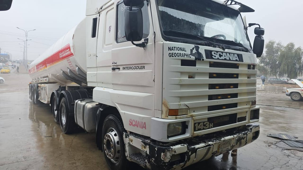 سكانيا موديل ٩٢ حموله عاليه ٤٢٠٠٠ الف لتر محرك ٤٣ كير ٩٠٠ سنكل عضله تانكي جوبليس طخم تاير طوناج جديد سنويه جديد جي بي اس مكانها موصل رقم هاتف *********** / ***********
