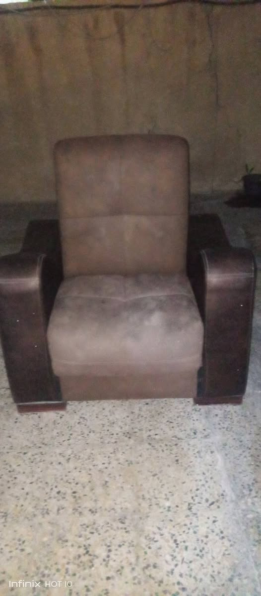 نص تخم جلد 75وبي مجال غزاليه يرادله تنظيف بس


**إذا كنت صاحب هذا الإعلان وتريد حذفه لأي سبب، رجاءا أرسل رسالة إلى الدعم الفني**