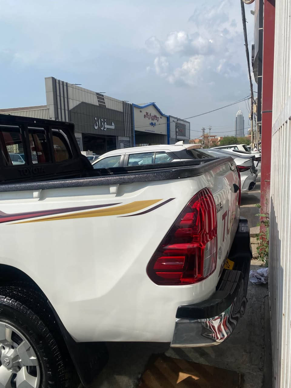 مه رزيه ى مؤديل 2019ى گازه  سعودى مه كينه گه وره 28ته  گير عادى سه ياره يه كى جوانو نويه 162رويه مه كينه ى كرايته وه بى حه يبه سه ياره كه بى سبوخه دوو سى جيگاى ته حديلى جه مپه كى خه فيفى پيشى هه يه  هه يه سه نه وى 24به سه رجوه داواى 180وه ره قه ى ده كه م    
***********
هايلوكس موديل 2019 سياره معرك گاز سعوديه مكينه كبيره 28 گير عادي سياره علوه ماشيه 162 معرك مفتوحه 4مكان صخيره بارد جمب خفيفه راس بدنه سه نه ويه 24ساقته  سعره 180مجال قليل 
*********** أربيل, العراق
